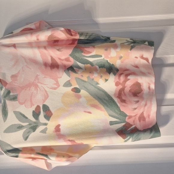 Beautiful Spring Sweater. NWT Size M. - Picture 5 of 5